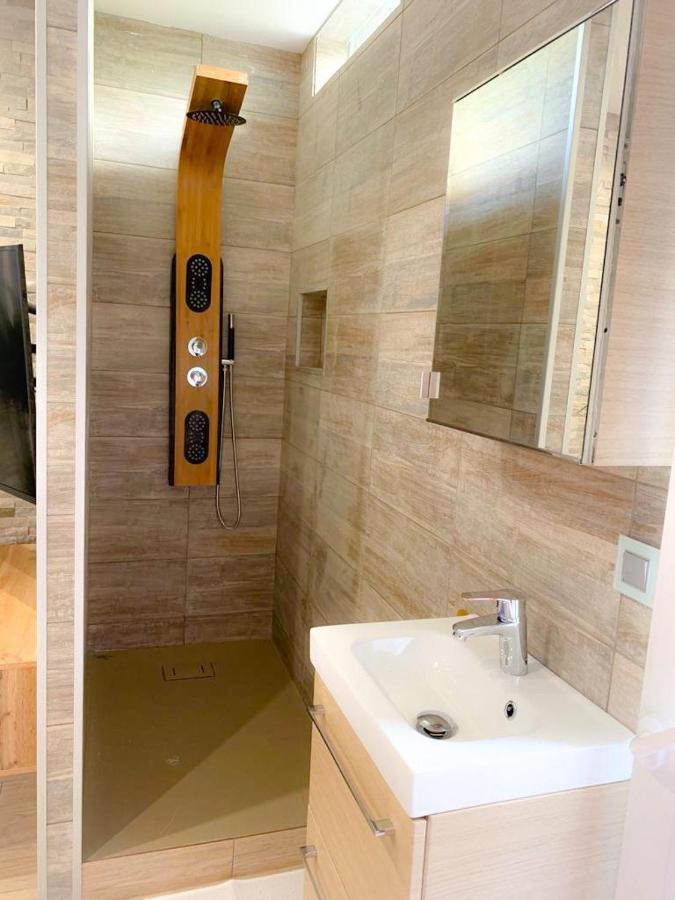 Le Menhir 2 Jacuzzi Spa Terasse Barbecue La Roche-Blanche  Eksteriør bilde